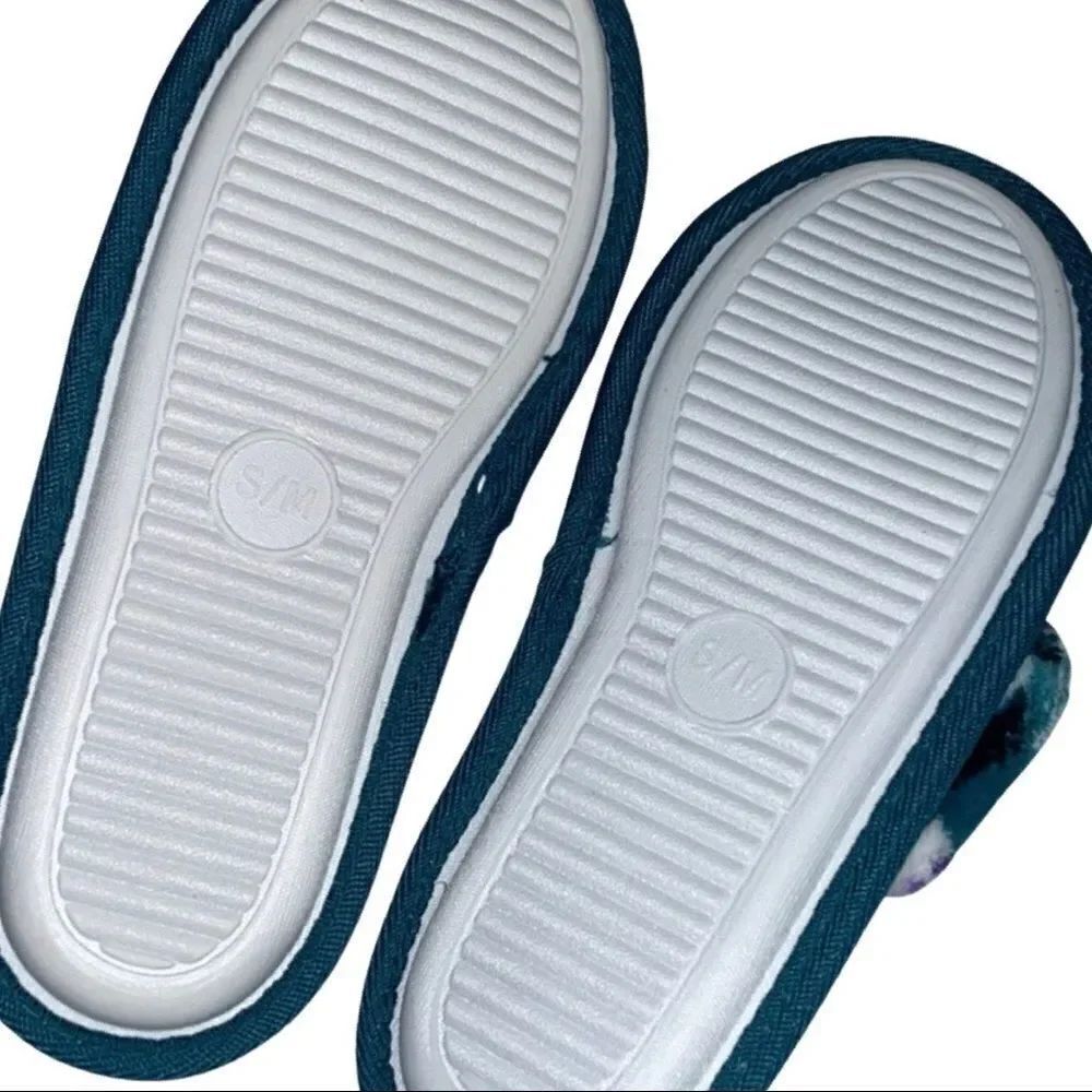 Island Time Slippers - Picture 7 of 8